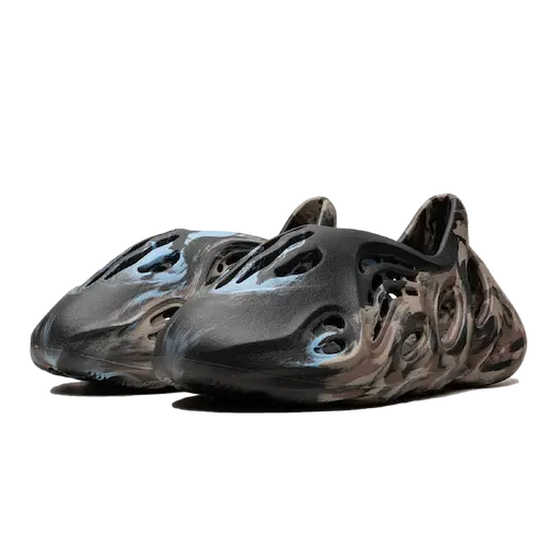 靴 adidas YEEZY Foam Runner MX Cinder YEEZY FOAM RUNNER MX CINDER – ONE OF A KIND