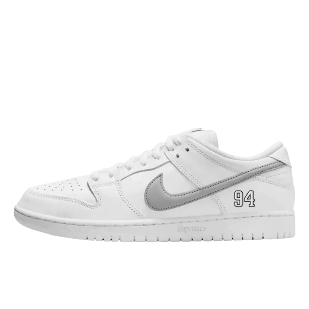 Nike SB Dunk Low ホワイト 94 Nike SB Dunk Low Supreme 94 White - Size 9.5 IN HAND SHIPS